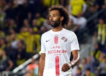 Nazım Sangare Fenerbahçe'de