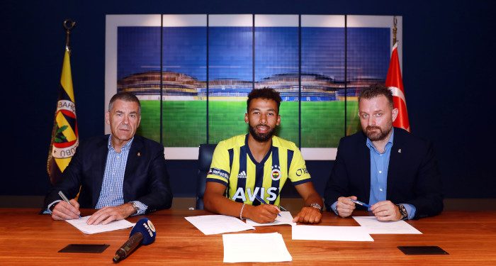 Nazım Sangare resmi imzayı attı