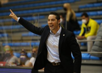 Fenerbahçe Kadın Basketbol Takımı Başantrenörü Victor Lapena