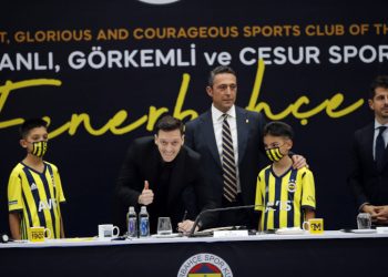 Mesut Özil imzayı attı