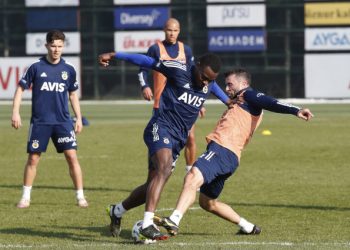 Fenerbahçe, Trabzonspor maçı hazırlıklarına başladı