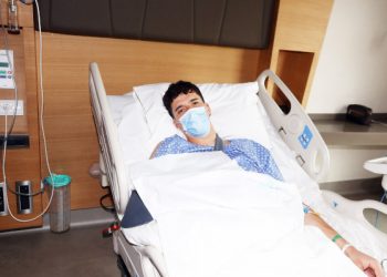 Altay Bayındır ameliyat oldu