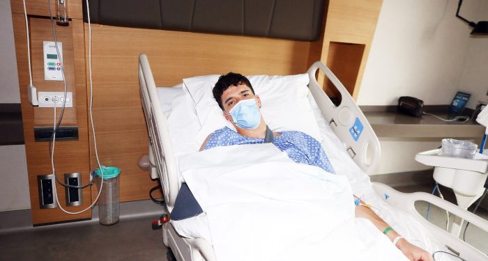 Altay Bayındır ameliyat oldu