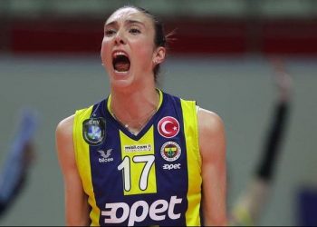 Naz Aydemir Akyol 2 yıl daha Fenerbahçe Opet'te