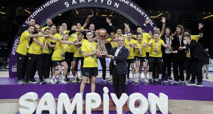 Fenerbahçe Öznur Kablo namağlup şampiyon oldu