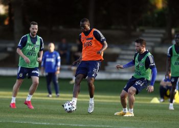 Fenerbahçe'de Ankaragücü maçı hazırlıkları başladı