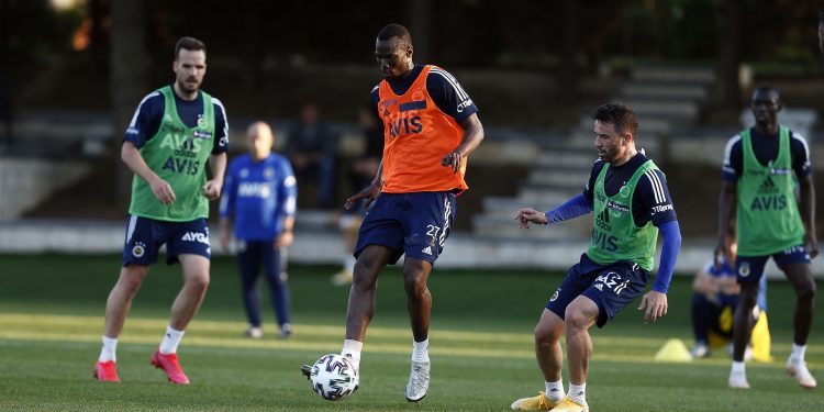 Fenerbahçe'de Ankaragücü maçı hazırlıkları başladı