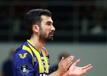Fenerbahçe HDI Sigorta, Ahmet Karataş'a veda etti