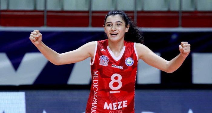 Buse Ünal Fenerbahçe Opet'te