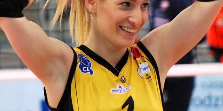 Gizem Örge Fenerbahçe Opet'te