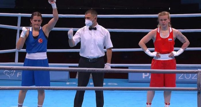 Fenerbahçeli milli boksör Esra Yıldız