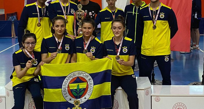 Fenerbahçe Kadın ve Erkek Masa Tenisi Takımları sezonu şampiyon tamamladı