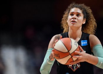 Amanda Zahui B. Fenerbahçe Öznur Kablo’da