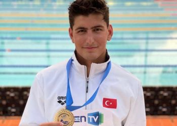 Fenerbahçeli milli yüzücü Mert Kılavuz