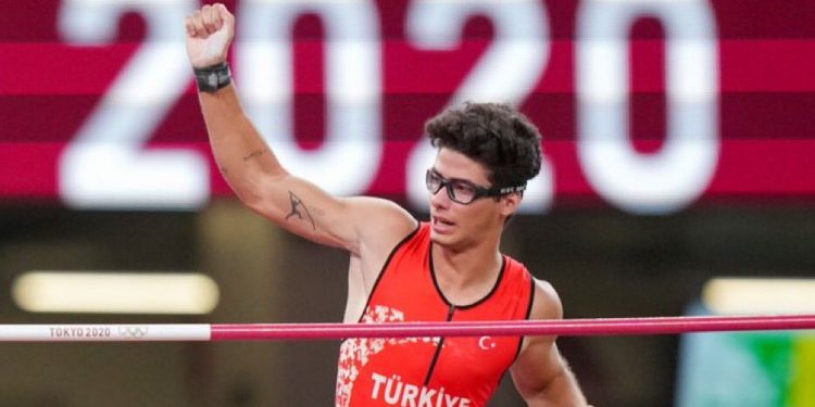 Fenerbahçeli milli atletimiz Ersu Şaşma