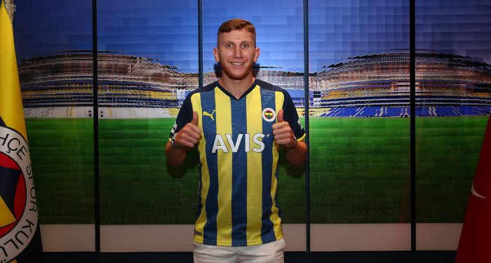 Burak Kapacak resmen Fenerbahçe'de