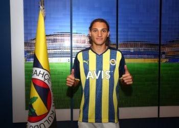 Emir Ortakaya Fenerbahçe'de