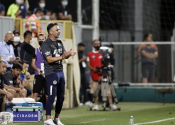 Fenerbahçe Teknik Direktörü Vitor Pereira