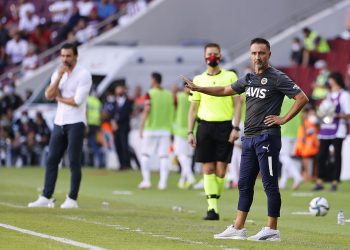 Fenerbahçe Teknik Direktörü Vitor Pereira