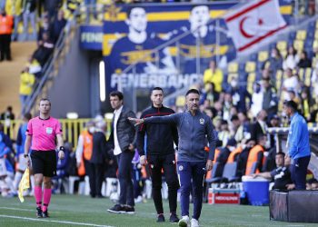 Fenerbahçe Teknik Direktörü Vitor Pereira