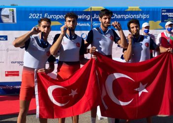 Fenerbahçeli milli kürekçilerimizden tarihi başarı