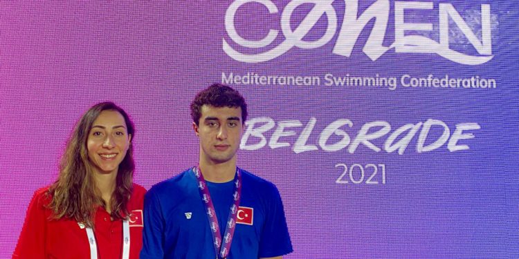 Fenerbahçeli milli yüzücü Bora Uzunkaya