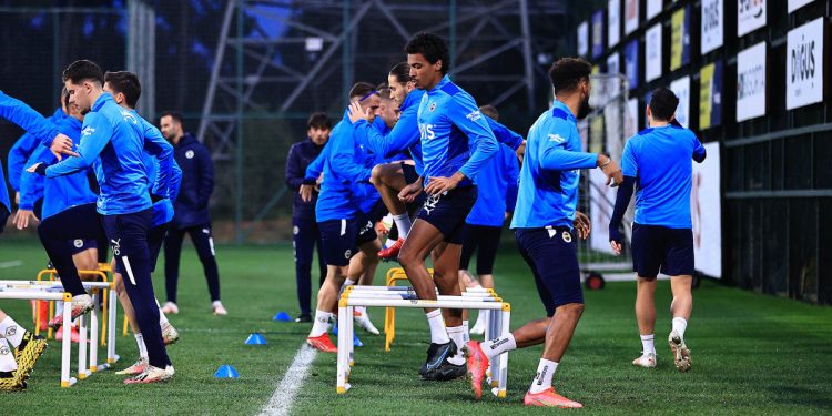 Fenerbahçe, Göztepe maçı hazırlıklarına başladı