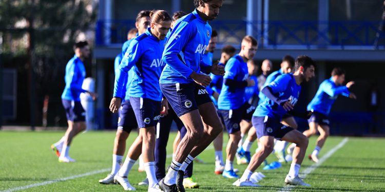 Fenerbahçe'de Göztepe maçının hazırlıkları tamamlandı