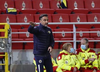 Fenerbahçe Teknik Direktörü Vitor Pereira
