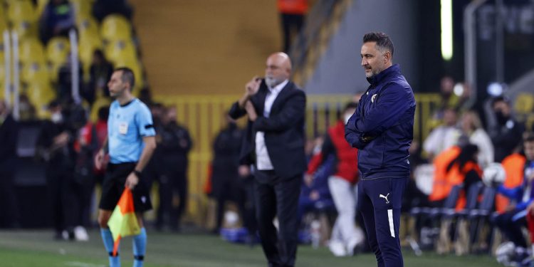 Fenerbahçe Teknik Direktörü Vitor Pereira