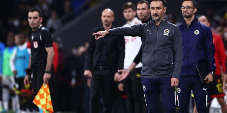 Fenerbahçe Teknik Direktörü Vitor Pereira