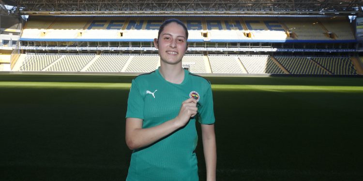 Zeynep Akdeniz Fenerbahçe'de