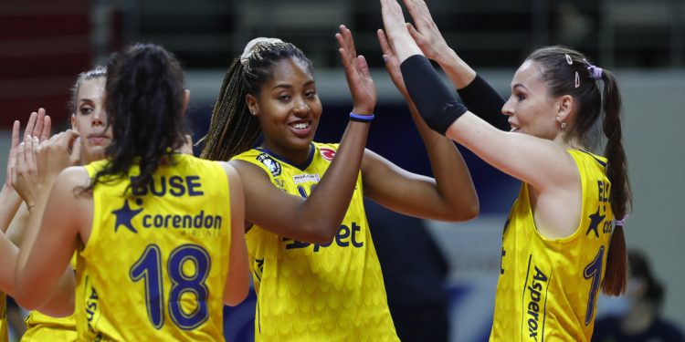 Fenerbahçe Kadın Voleybol Takımı