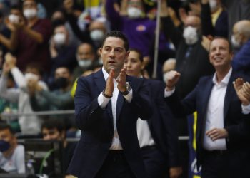 Fenerbahçe Kadın Basketbol Takımı Başantrenörü Victor Lapena