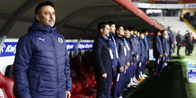 Fenerbahçe Teknik Direktörü Vitor Pereira