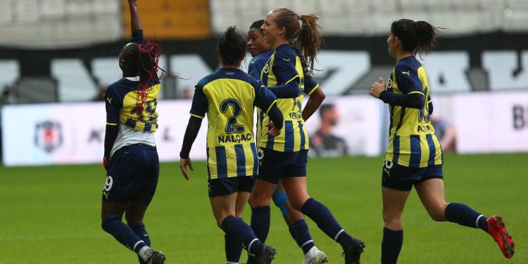 Fenerbahçe Kadın Futbol Takımı