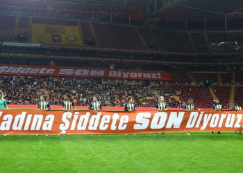 Fenerbahçe ve Galatasaray, "Kadına şiddete son" dedi