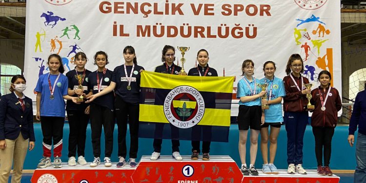 Yıldız Kız Masa Tenisi Takımımız Marmara Bölge Şampiyonu oldu.