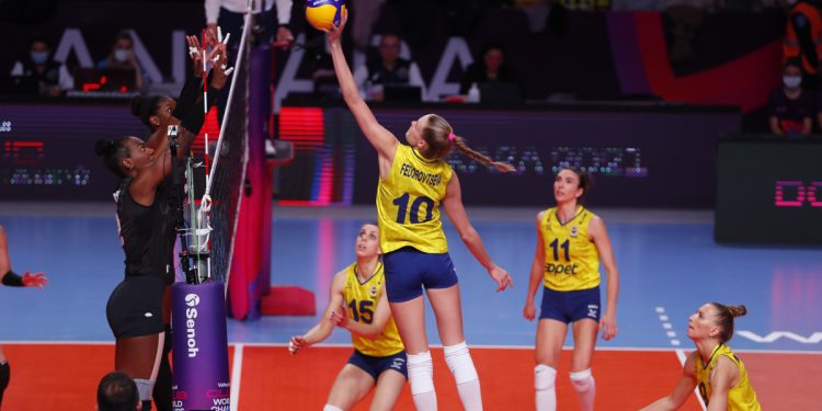 Fenerbahçe Opet - Dentil Praia Clube