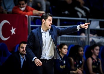 Fenerbahçe Kadın Basketbol Takımı Başantrenörü Victor Lapena