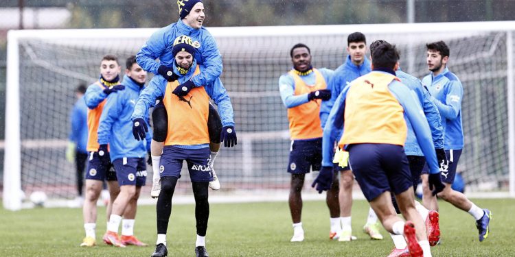 Fenerbahçe, Antalya kampını tamamladı