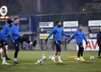 Fenerbahçe'de ikinci yarı hazırlıkları başladı