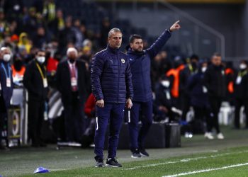 Fenerbahçe Teknik Direktörü İsmail Kartal