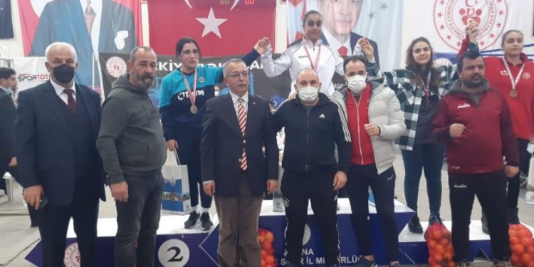 Genç Erkekler ve Kadınlar Türkiye Ferdi Boks Şampiyonası’nı 10 madalya ile tamamladık