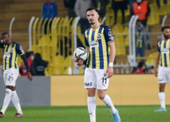 Fenerbahçe, evinde M. Başakşehir'e mağlup oldu