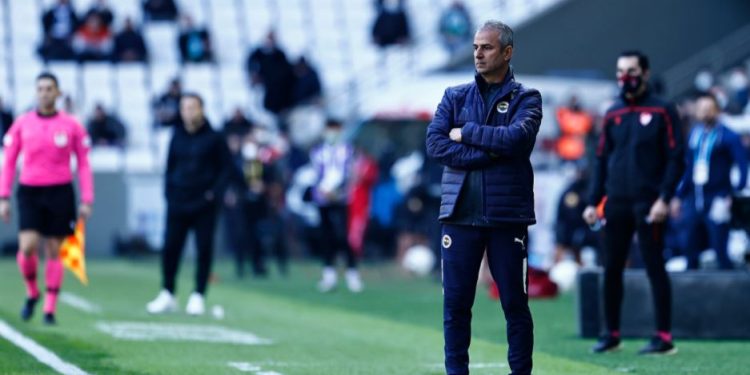 Fenerbahçe Teknik Direktörü İsmail Kartal