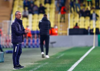 Fenerbahçe Teknik Direktörü İsmail Kartal