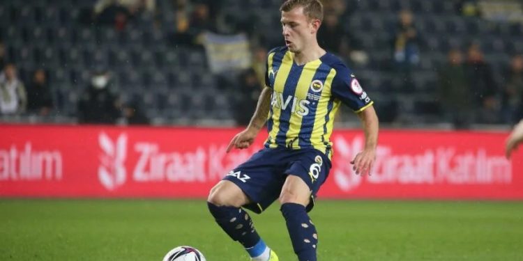 Fenerbahçeli Alman orta saha oyuncusu Maximilian Meyer