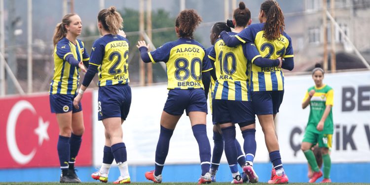 Fenerbahçe Kadın Futbol Takımı