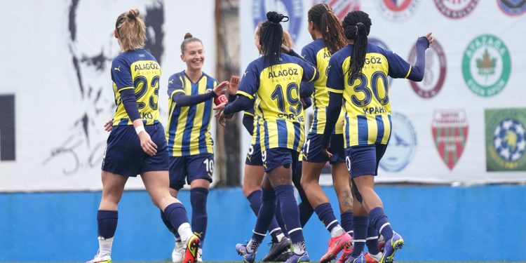 Fenerbahçe Kadın Futbol Takımı